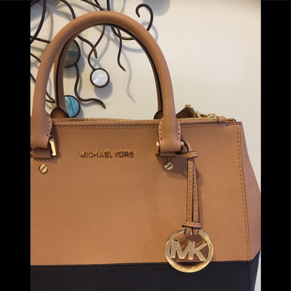 Stunning Rare Auth Michael Kors Color-Block Sutton - Picture 2 of 8
